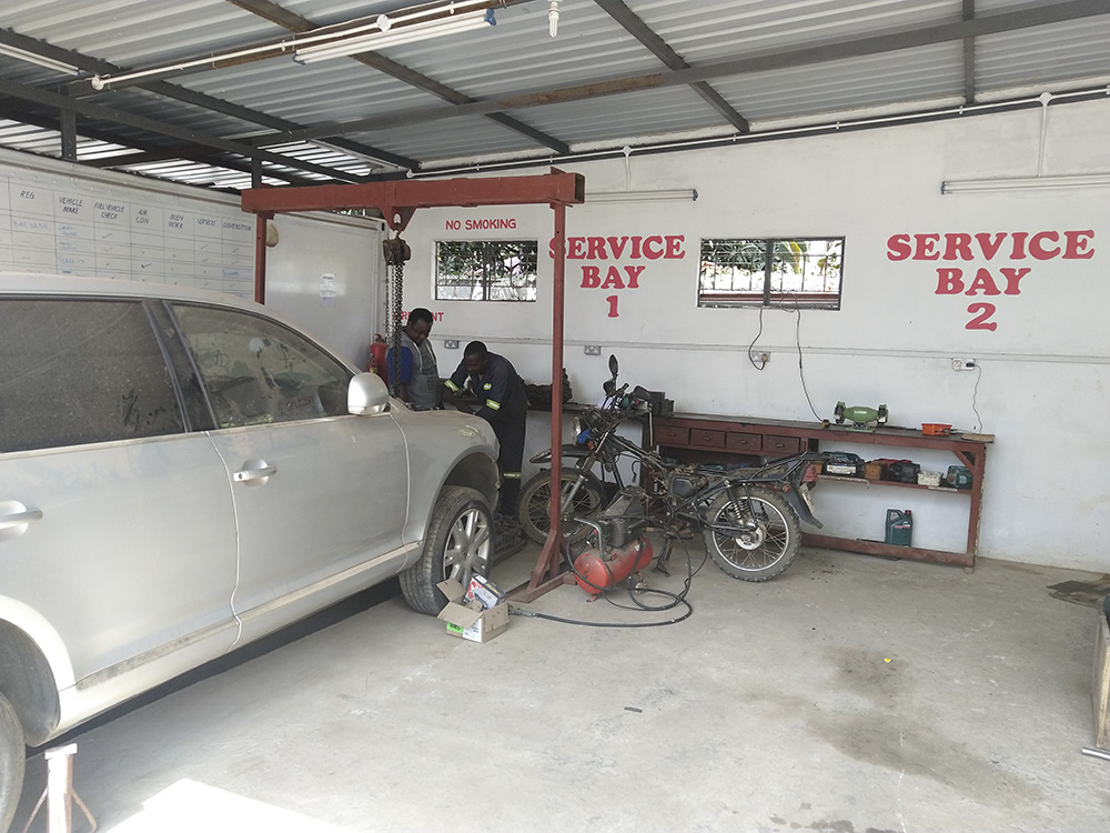 Vehicle service work at Sportelli (IMG_20220708_122643)